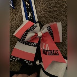 Cheer bow